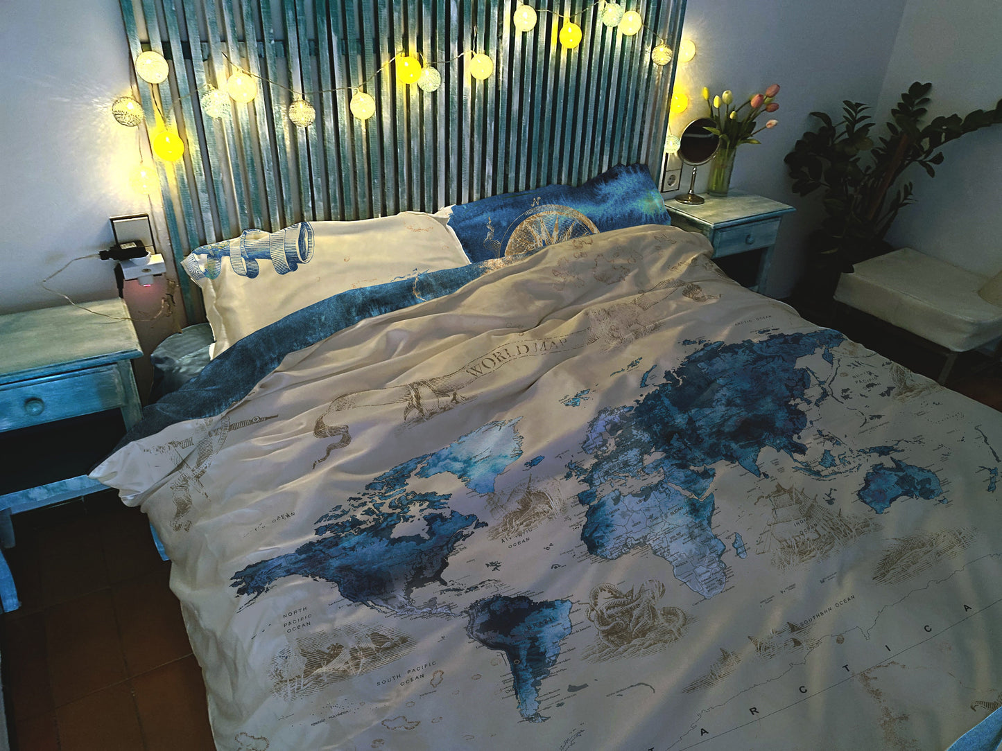 Vintage watercolour World map Bedding Set • Reversible design • 100% Cotton • watercolour • duvet cover • king • queen • bedroom • gift